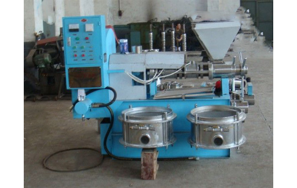 新型花生榨油機(jī)