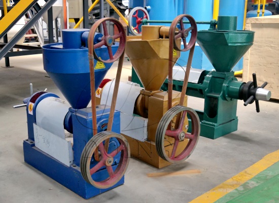 小型全自動單螺旋壓榨花生油榨油機